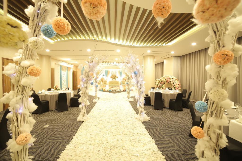 Ozone Hotel Pantai Indah Kapuk Jakarta Extérieur photo